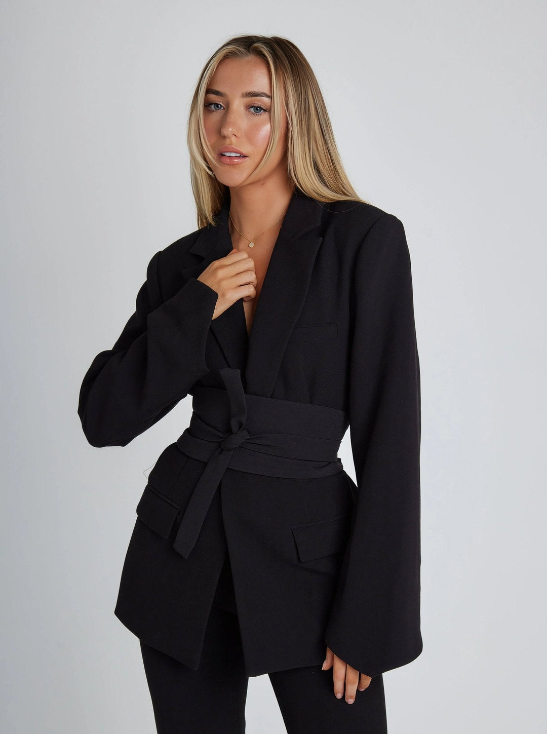Victoria | Luxuriöser Und Maßgeschneiderter Damenblazer