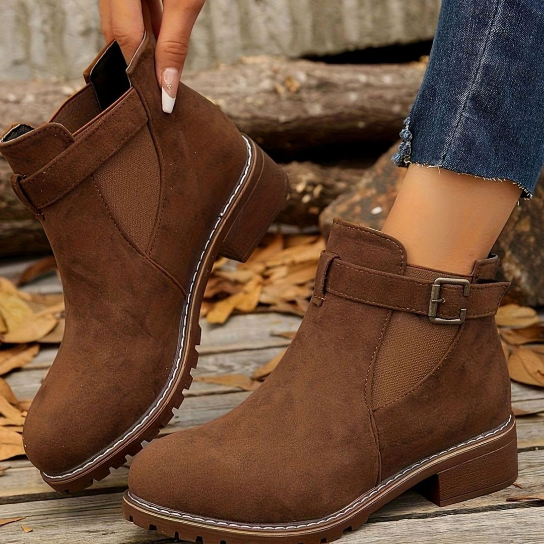 Katharina | Chelsea Boots – Damen Stiefeletten mit Blockabsatz und Schnallenriemen