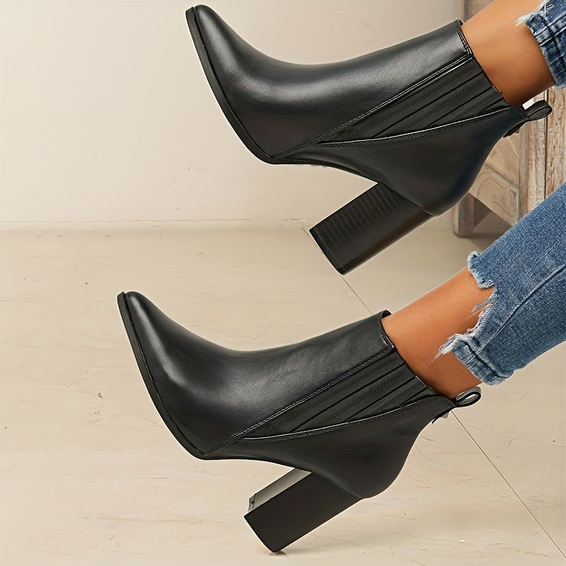 Olivia | Elegante Spitz zulaufende Stiefeletten mit Blockabsatz