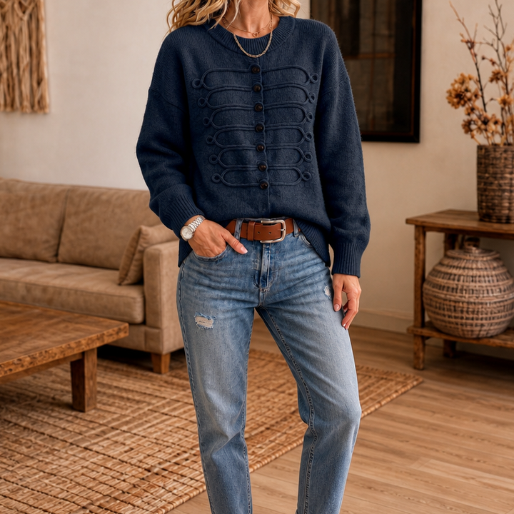Braidenne | Strickpullover mit geflochtenen Kordeln und Knöpfen