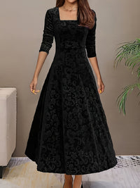 Juliette | Elegantes Samtkleid in A-Linie mit Geprägtem Blumenmuster