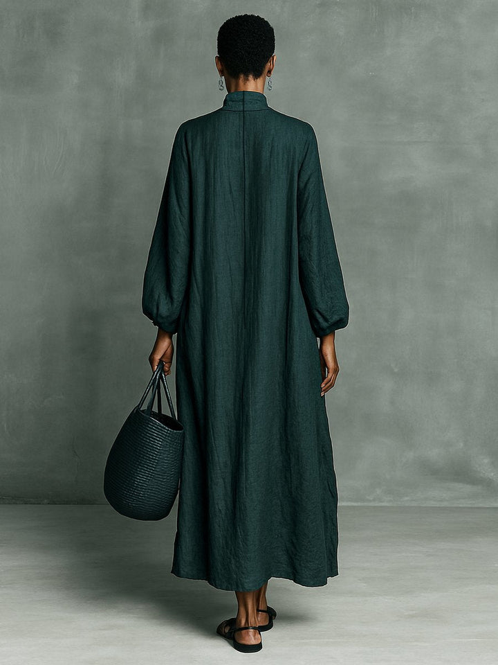 Helena | Besticktes Langarm-Maxikleid mit elegantem Stehkragen