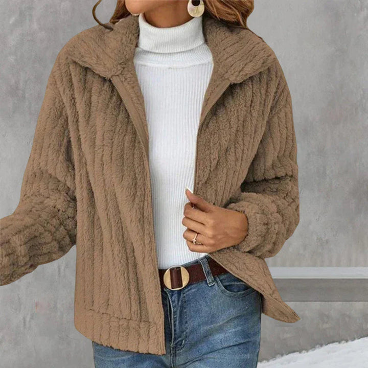 Hannah | Kurze und Moderne Damen Strick-Strickjacke