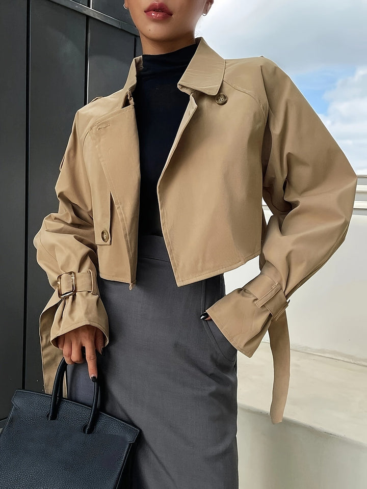 Madeline | Kurzer Eleganter Trenchcoat Mit Feminischer Silhouette