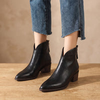 Leonie | Feminine women's Chelsea boots with a pointed toe and block heel