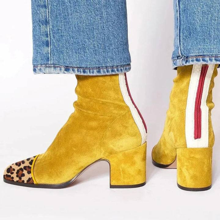 Elizabeth | Auffällige Veloursleder-Stiefeletten mit Leopardenakzent