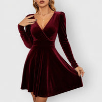 Amalia | Elegantes Samtkleid mit Schwingendem Rock
