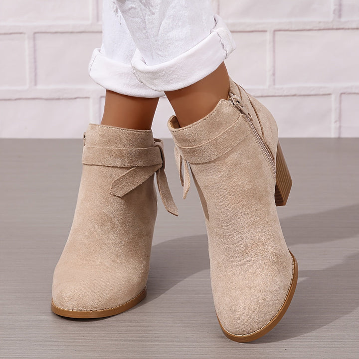 Lea | Elegante Und Moderne Stiefeletten Mit Schleifen-Detail