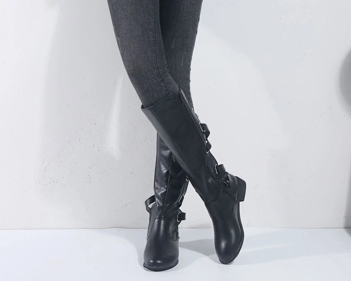 Brooke | Elegante kniehohe Reitstiefel mit goldenen Schnallen