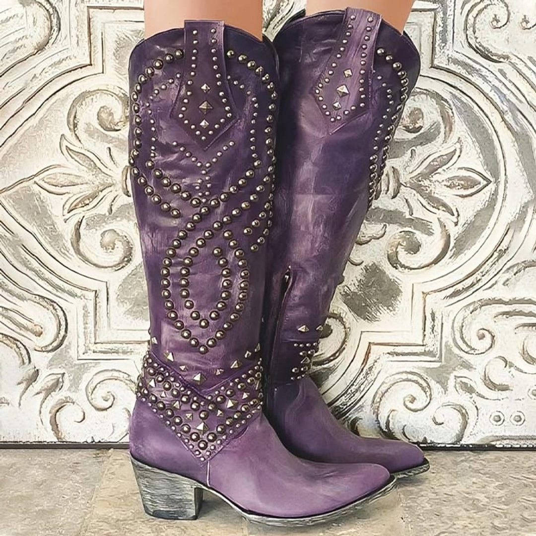 Eloise | Markante kniehohe Westernstiefel mit Nieten und Blockabsatz