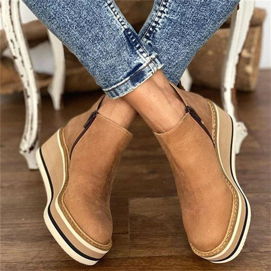Emily | Retro Wedge-Stiefeletten mit markanter Plateausohle