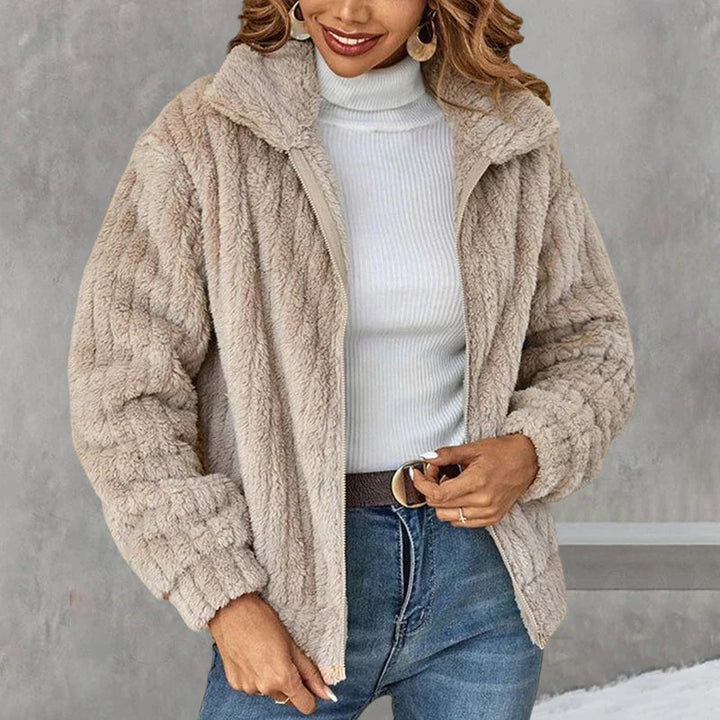 Hannah | Kurze und Moderne Damen Strick-Strickjacke
