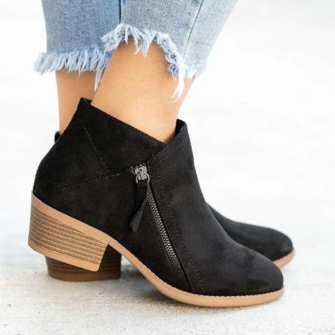 Harriet | Elegante Veloursleder-Stiefeletten mit niedrigem Blockabsatz