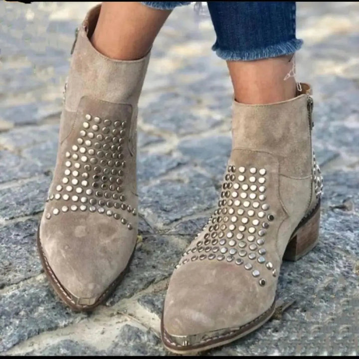 Emma | Edle Veloursleder-Stiefeletten mit Nieten und Blockabsatz