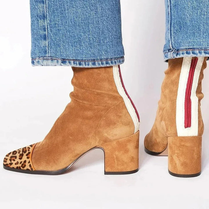 Elizabeth | Auffällige Veloursleder-Stiefeletten mit Leopardenakzent