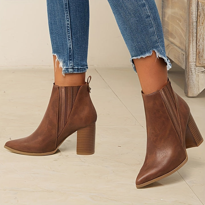 Olivia | Elegante Spitz zulaufende Stiefeletten mit Blockabsatz