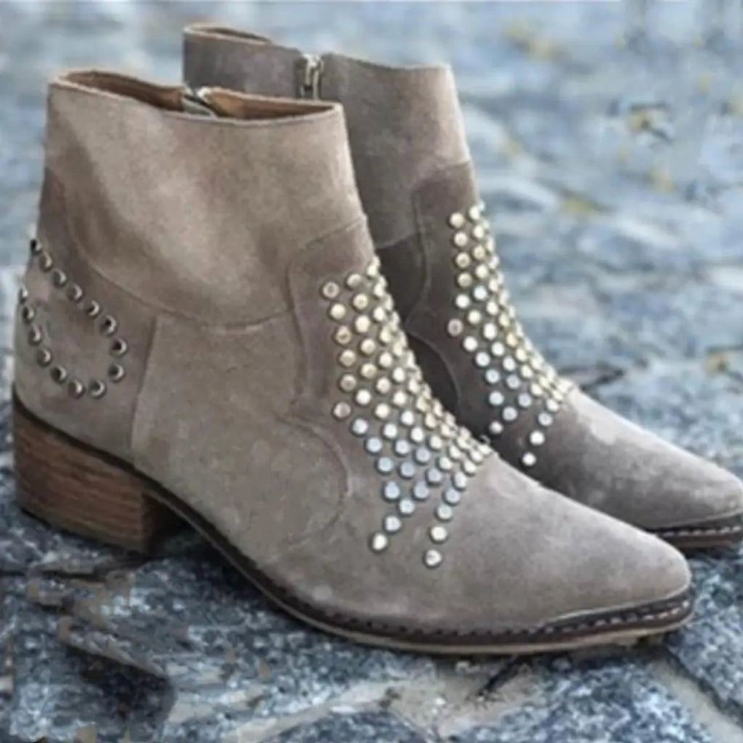 Emma | Edle Veloursleder-Stiefeletten mit Nieten und Blockabsatz