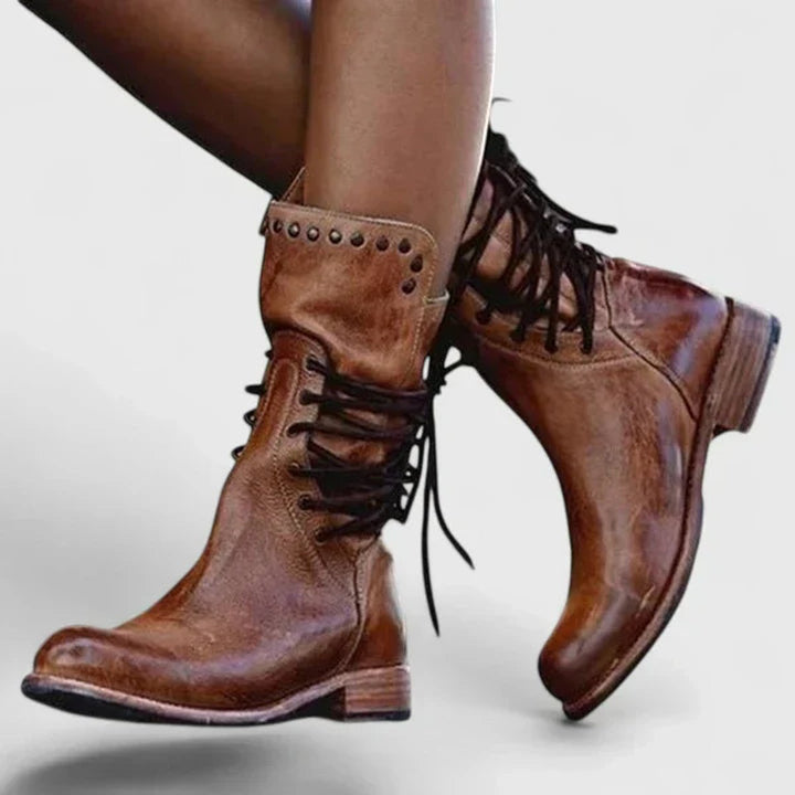 Rebecca | Vintage kniehohe Stiefel mit Schnürung und Nieten