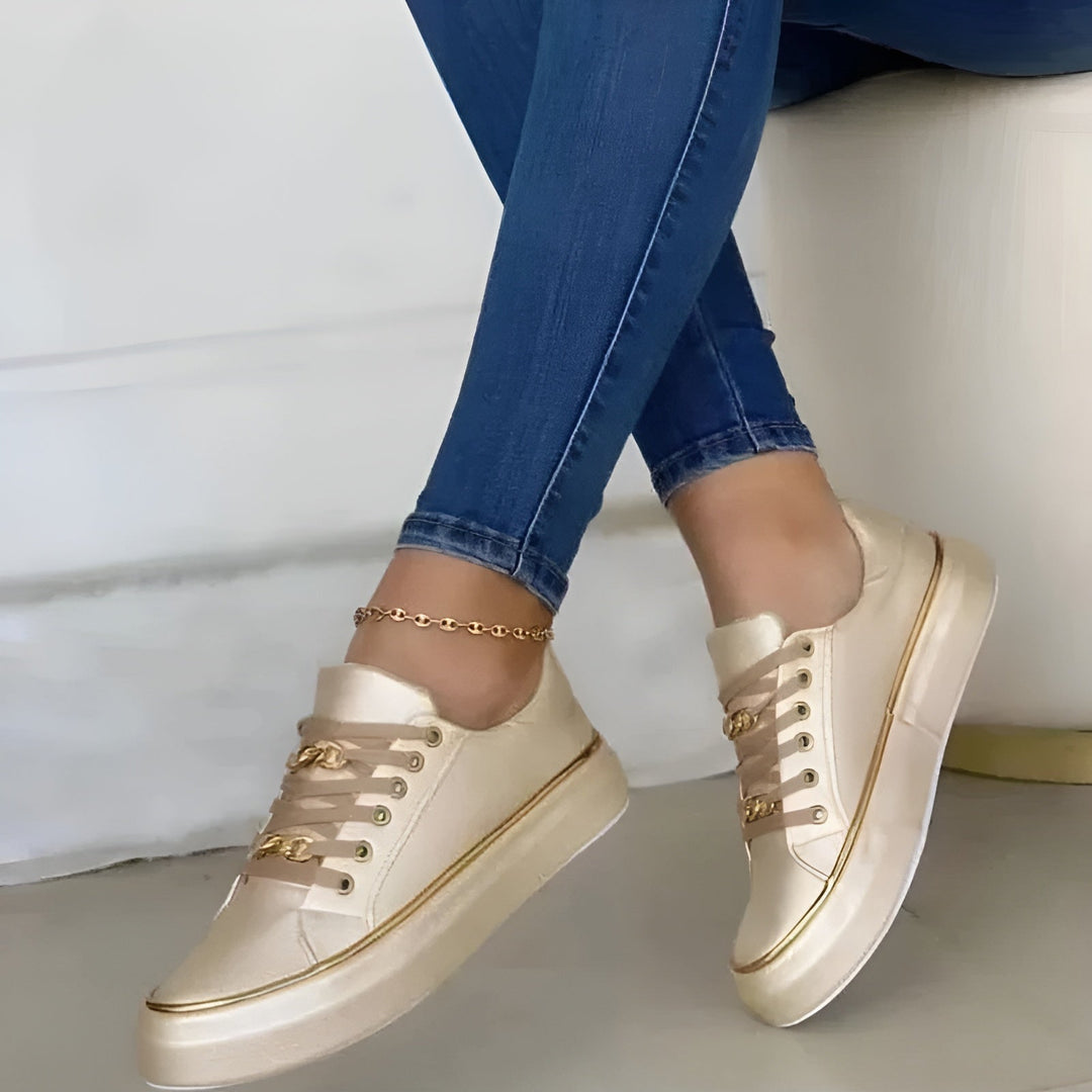 Alexja | Stilvolle, Orthopädische Damen Sneaker mit Goldenen Akzenten 4