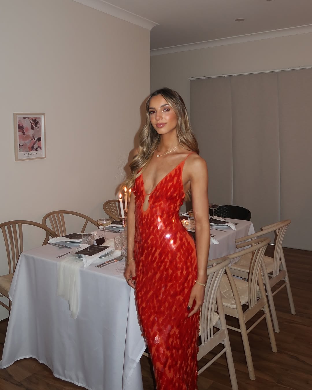 Aurora | Glamouröses, rückenfreies Paillettenkleid für den Abschlussball 3