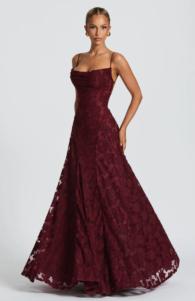 Ava | Figurbetontes & glamouröses langes Kleid 0
