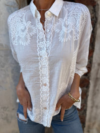 Lina | Elegante Spitzenbluse mit Blumenstickerei