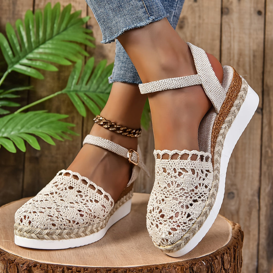 Celestina | Bequeme und stilvolle orthopädische Keilsandalen 2