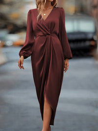 Karolin | Elegantes und Stilvolles Midi-Wickelkleid