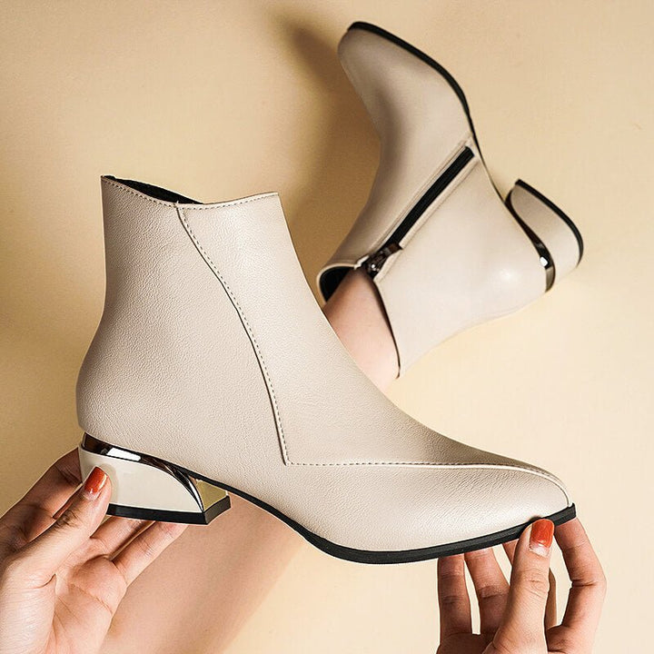 Clara | Elegante und stilvolle Damen-Stiefeletten mit niedrigem Absatz 1