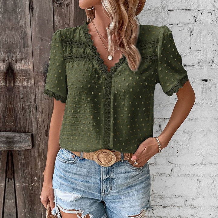 Clara | Lässige und romantische Bluse mit Swiss Dot Muster 4