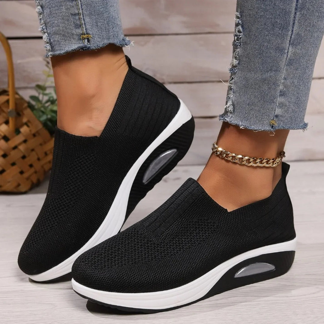 Daniela | Bequeme und atmungsaktive orthopädische Slip On Schuhe 0