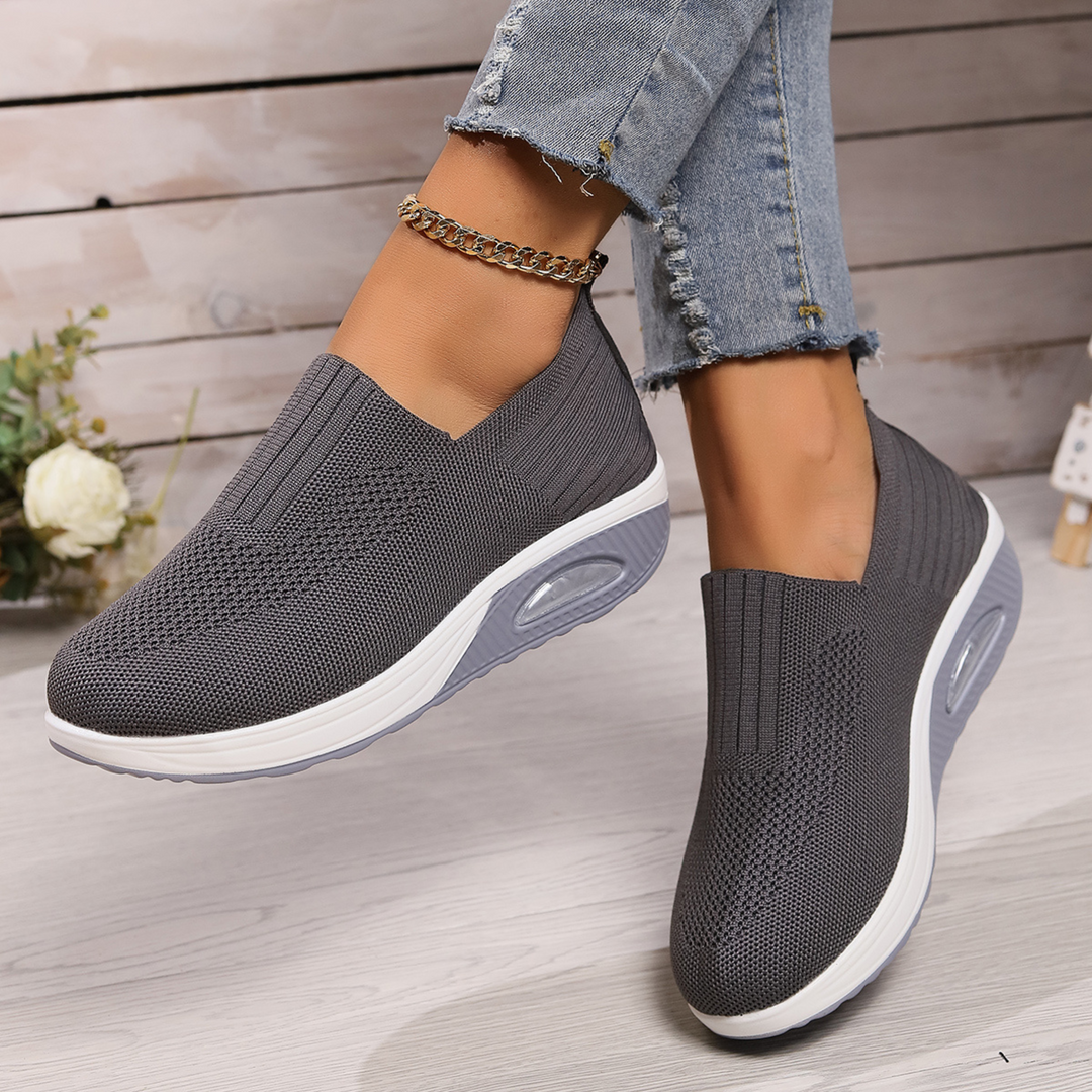 Daniela | Bequeme und atmungsaktive orthopädische Slip On Schuhe 5