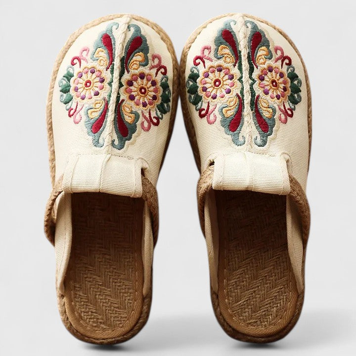 Delphina | Elegante Damen Pantoletten mit Handbestickten Blumen-Muster 0