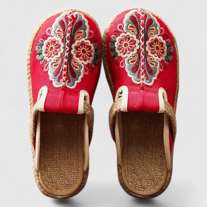 Delphina | Elegante Damen Pantoletten mit Handbestickten Blumen-Muster 1