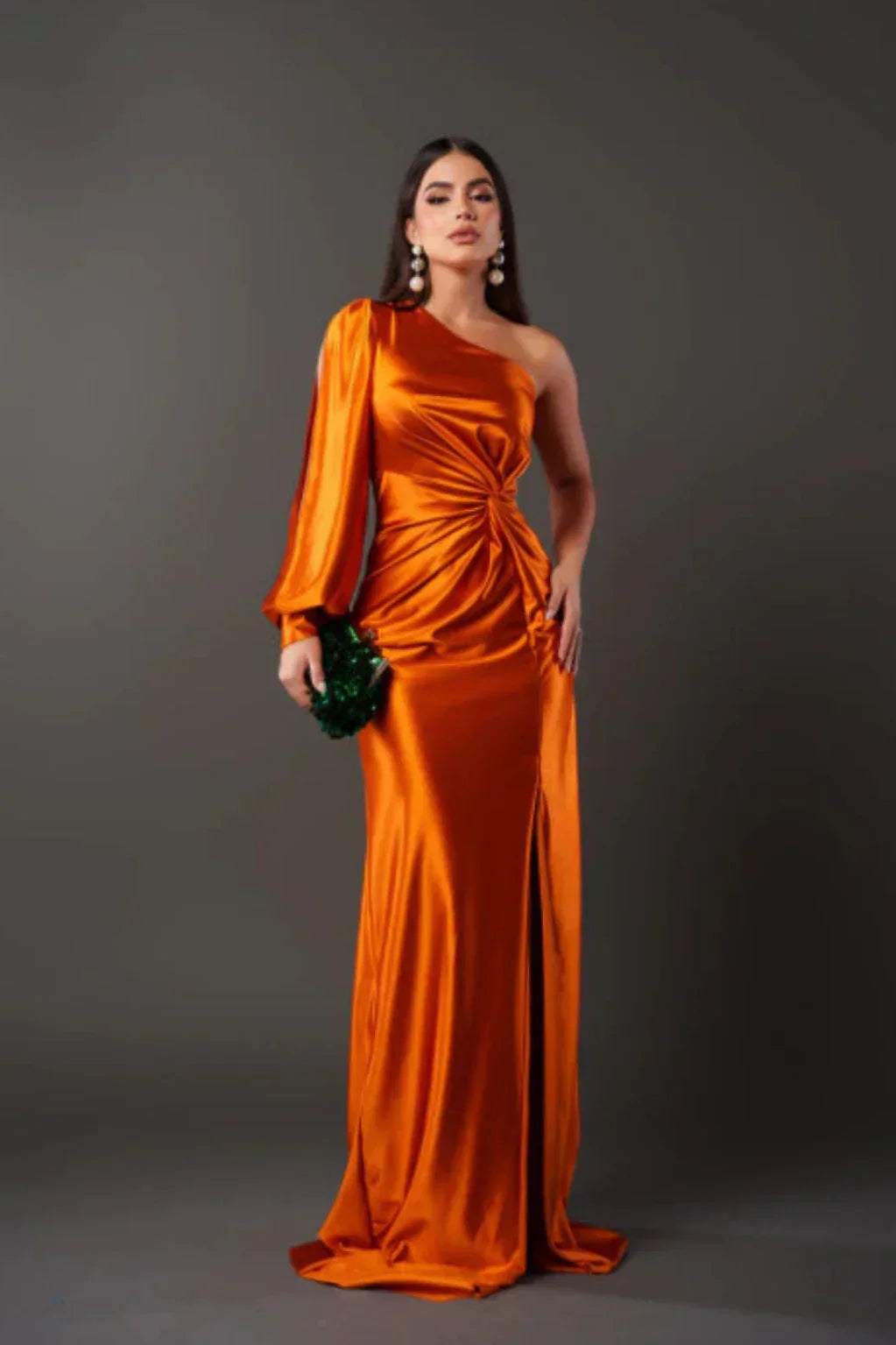 Evi | Elegantes, asymmetrisches Satinkleid 13