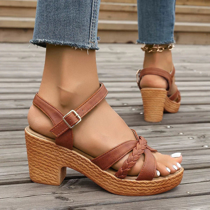 Freya | Elegante, Geflochtene &amp; Bequeme Plateau-Sandalen 8
