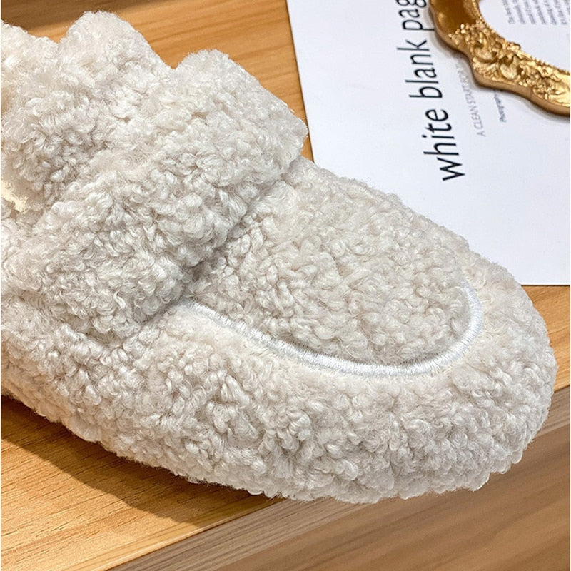 FuzzyFeet | Kuschelige Plüsch Pantoffel Schuhe für Zuhause 2