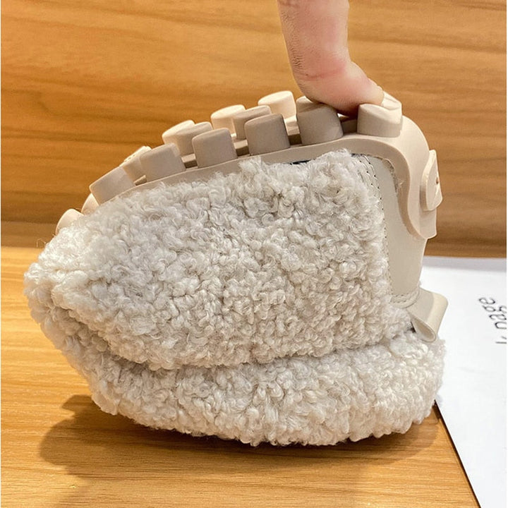 FuzzyFeet | Kuschelige Plüsch Pantoffel Schuhe für Zuhause 3