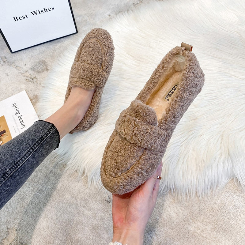 FuzzyFeet | Kuschelige Plüsch Pantoffel Schuhe für Zuhause 6
