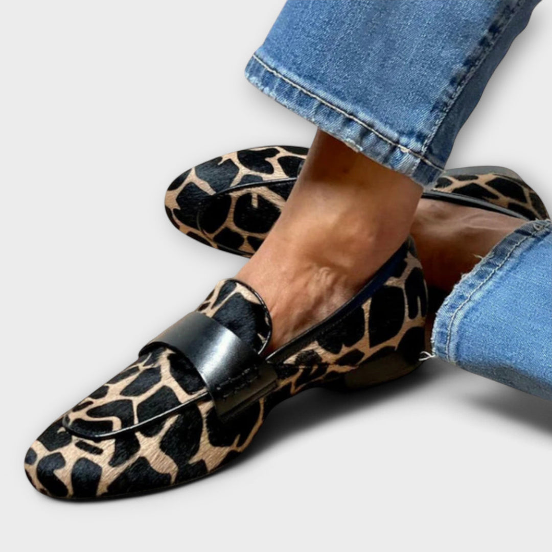 Grelan | Stilvolle Bequeme Slipper mit Tierdruck 0