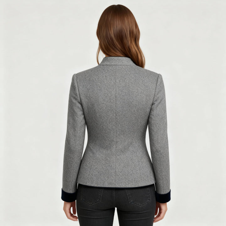 Heidi | Elegante, Schmal Geschnittene Damenjacke mit Stehkragen und Kontrastdetails 5
