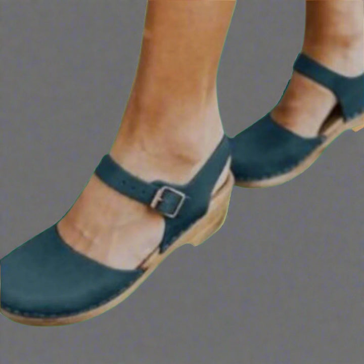 Isabella | Stilvolle Damen Clogs – Bequeme Holzclogs mit Plateau und verstellbarem Riemen 2