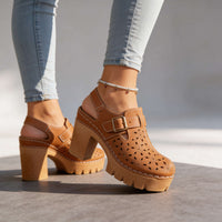 Leah | Plateau Blockabsatz Clogs mit floralen Cutout-Details