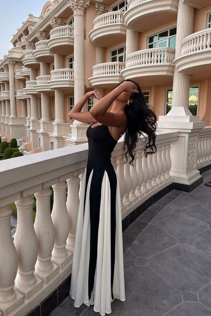 Karolin | Stilvolles und fließendes Spitzen Hochzeitsgästekleid 7