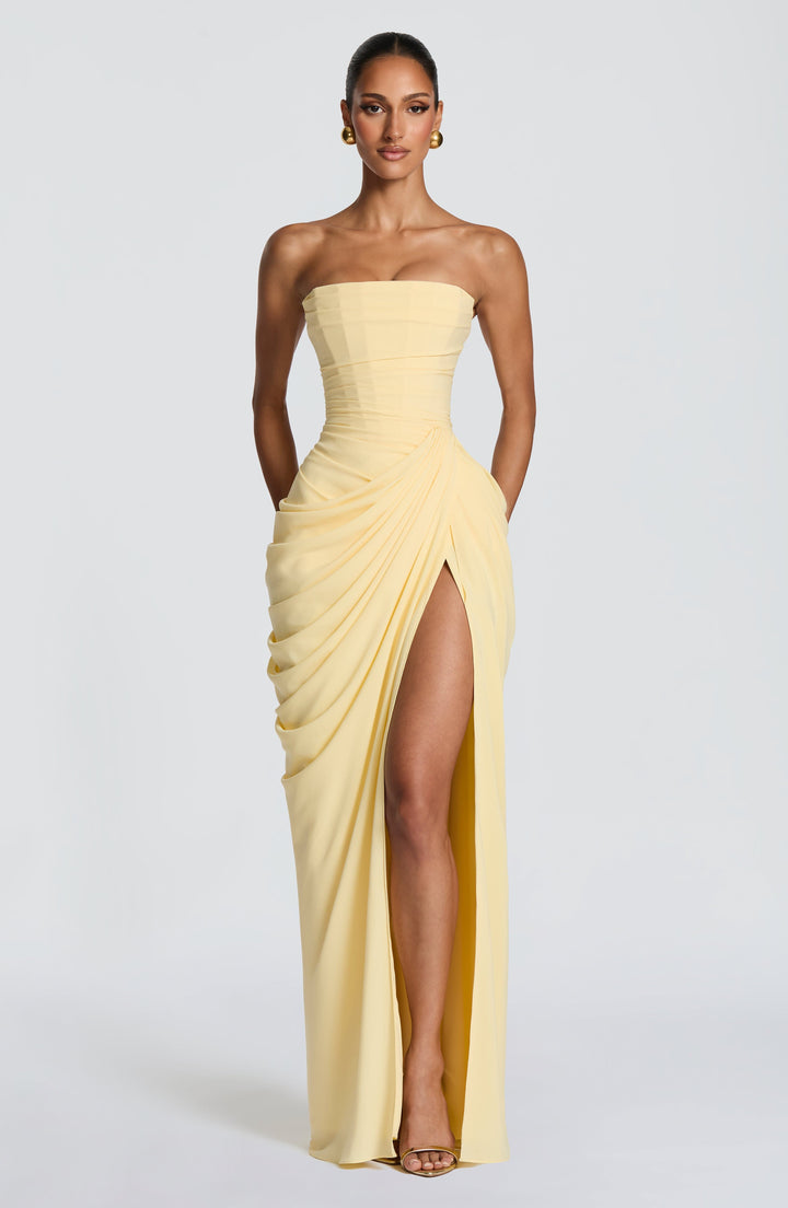 Liora | Elegantes Trägerloses Maxikleid mit Asymmetrischem Design 0