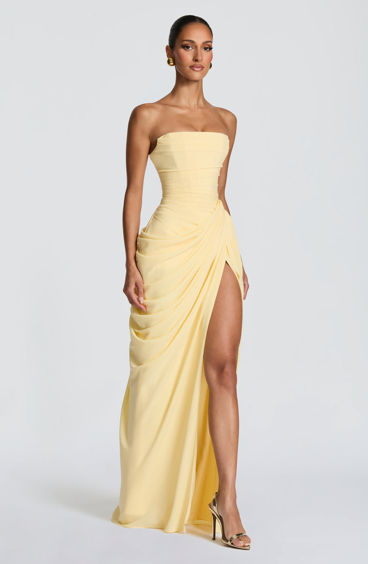 Liora | Elegantes Trägerloses Maxikleid mit Asymmetrischem Design 3