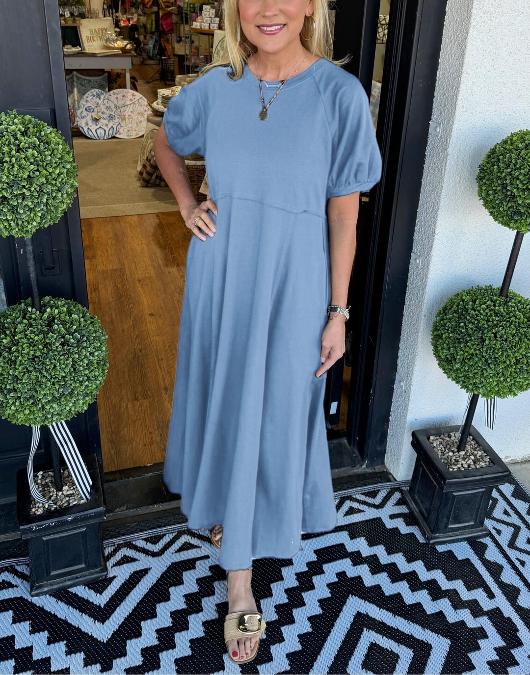 Livia Belle | Elegantes Maxikleid mit Puffärmeln 4