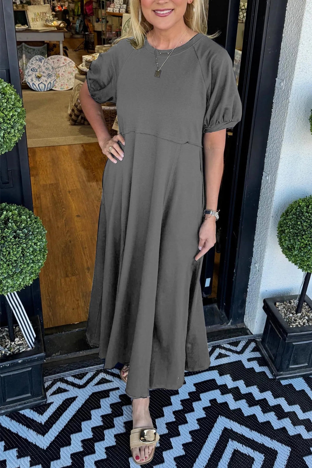 Livia Belle | Elegantes Maxikleid mit Puffärmeln 9