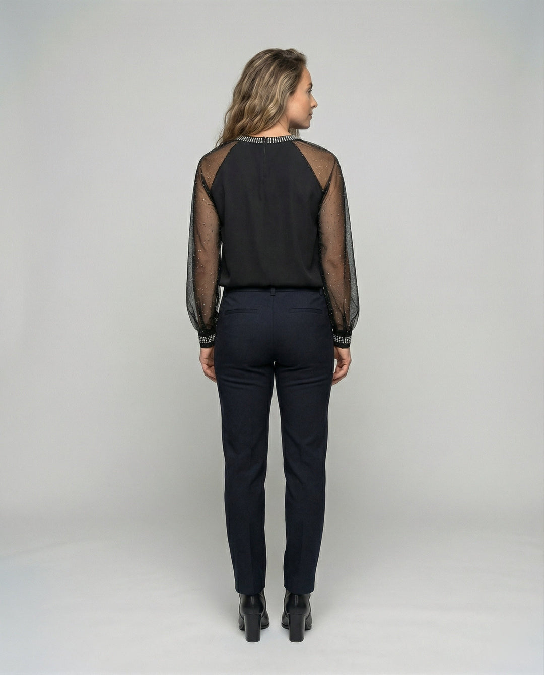 Livia Glam | Elegantes Pailletten Top mit Transparente Ärmel 3