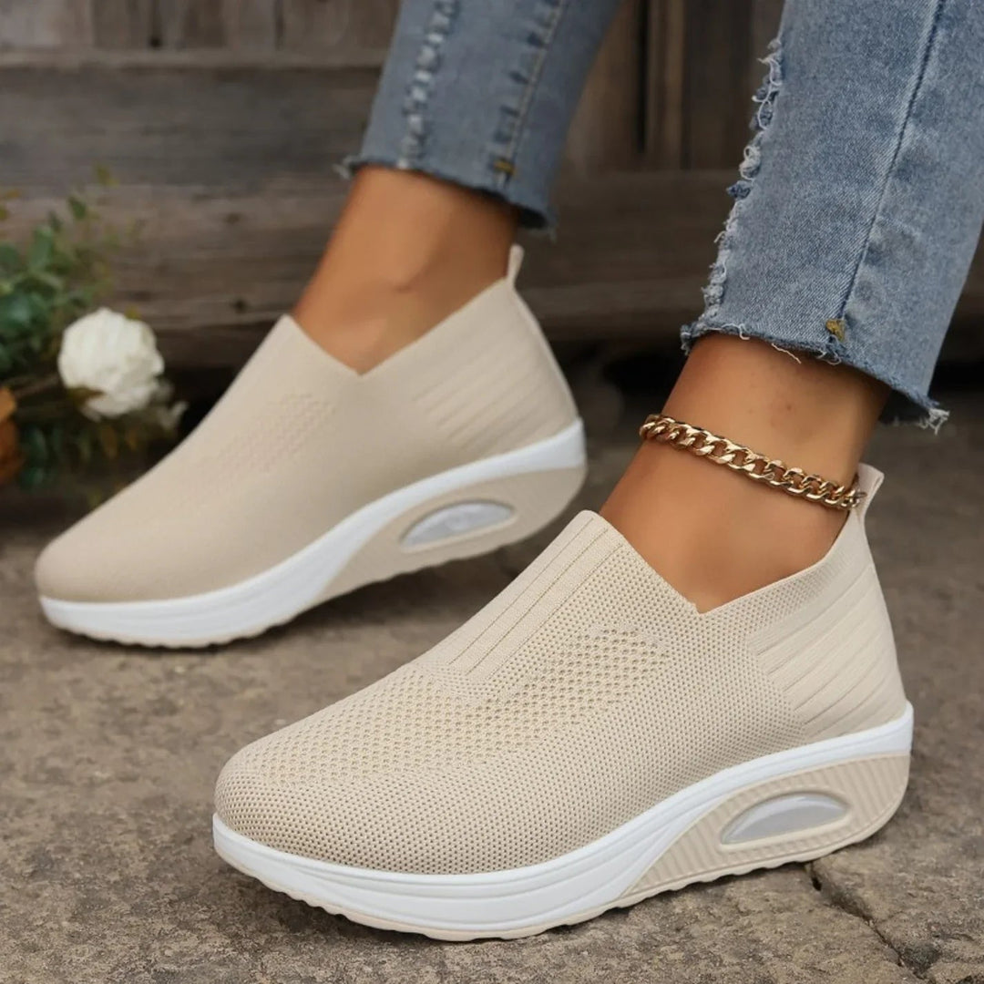 Livia | Bequeme Slip-On Damen Sneaker mit Keilsohle 7